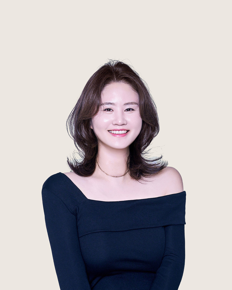 리안헤어 검단신도시법조타운점 검단신도시 아라역 미용실 미카 원장 - 존앤섹션 디자인컷 · 남성 디자인컷 · 남성 아이롱펌 · 남성 볼륨매직 · 허쉬컷 · 슬릭컷 · 단발 레이어드컷 · 여성 뿌리아이롱펌 · 볼륨매직 · 복구셋팅 · 복구펌 · 아베다 컬러(밀크브라운, 붉은기 없는 브라운) · 앙포레 헤드스파